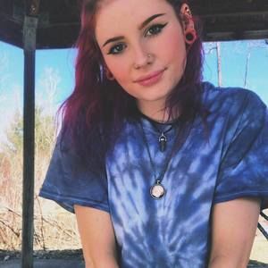 Meet your Posher, Queenn